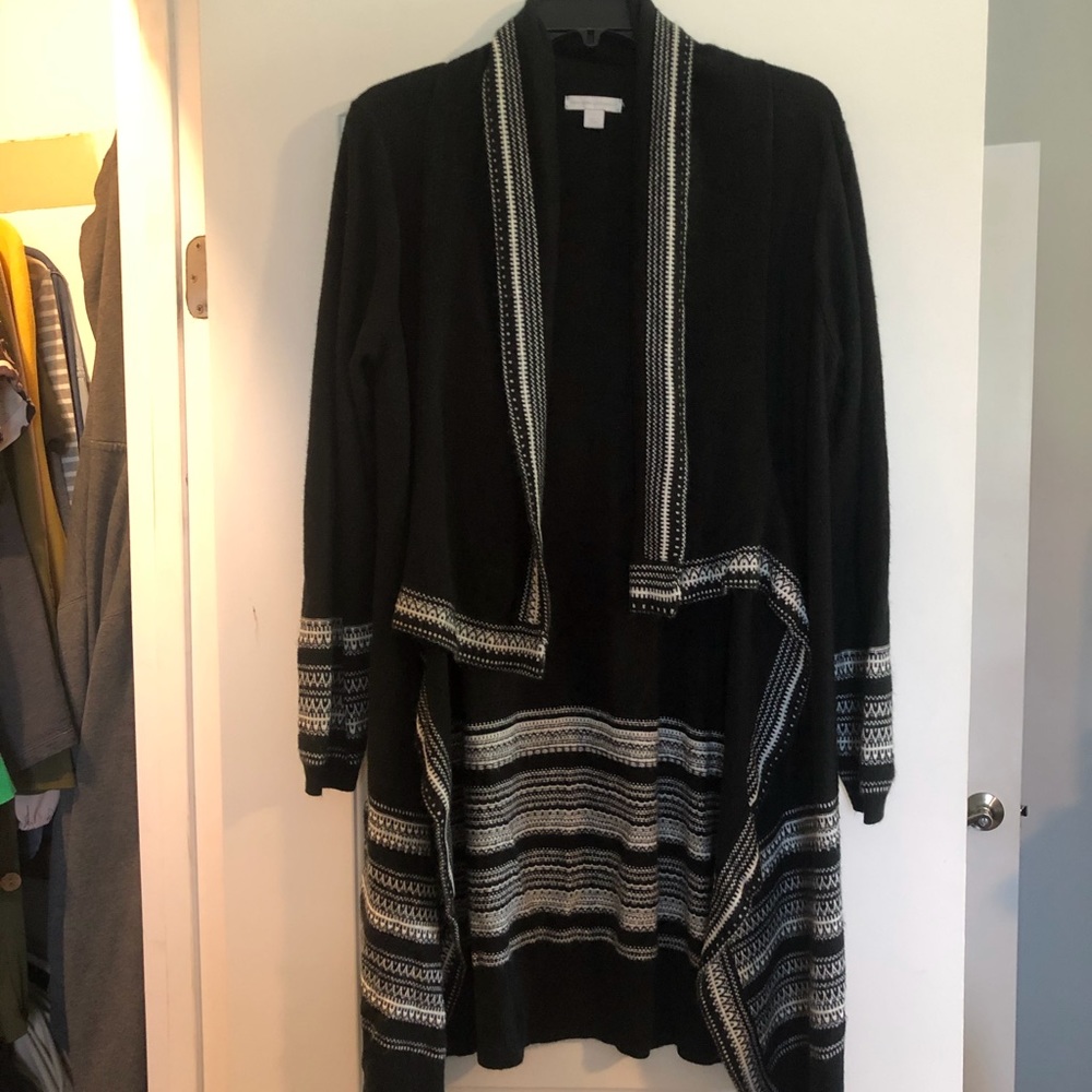 Black and white fly away sweater